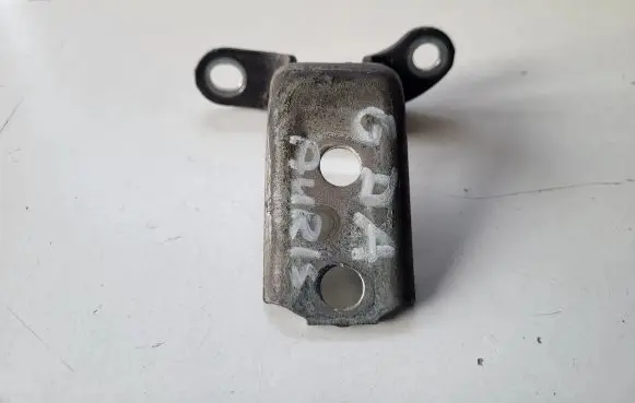 Toyota Auris E180 Rear door lower hinge