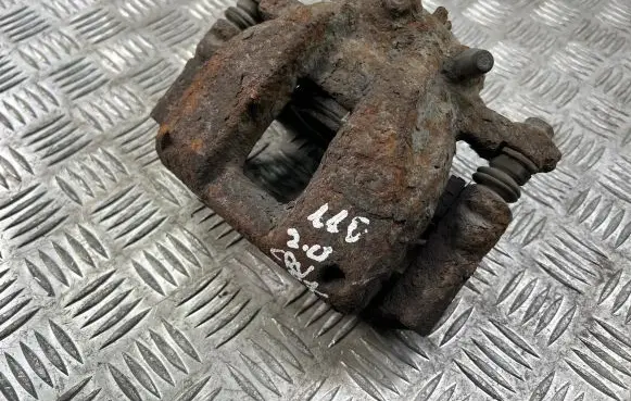 Honda CR-V Front brake caliper