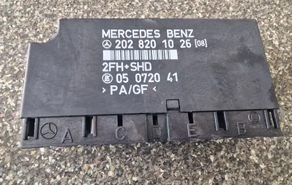 Mercedes-Benz C W202 Comfort/convenience module 2028201026