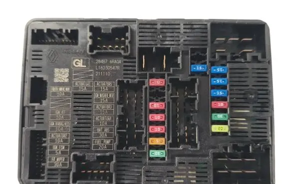 Mitsubishi Outlander IV Fuse box set 284B76RA0A L16230547R 211110