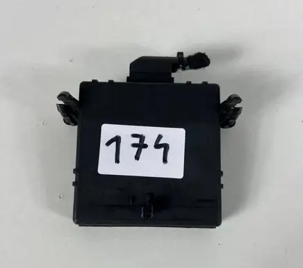 Audi A3 S3 8P Gateway control module JPF-11K0907530Q 403948 1K0907951