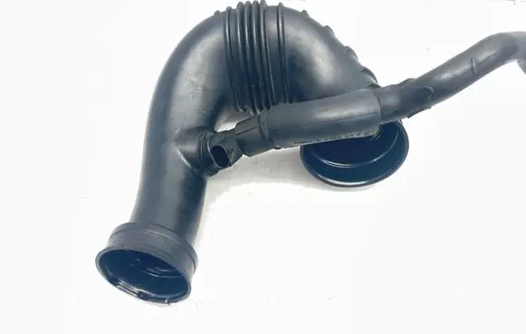 Mercedes-Benz E W211 Turbo air intake inlet pipe/hose A6460940297