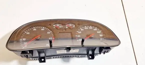 Volkswagen Golf IV Speedometer (instrument cluster) 1j0920802