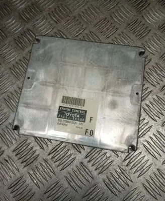 Toyota Corolla Verso AR10 Engine control unit/module 896610F100 MB1758007625
