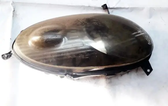 Nissan Micra Headlight/headlamp 26060ax605
