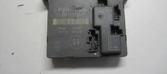 Mercedes-Benz E W211 Door control unit/module 2118201526