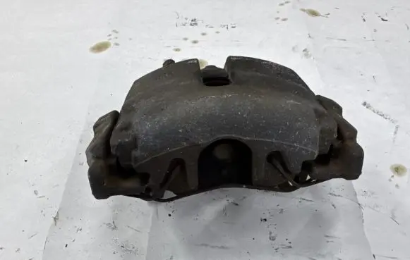 Volkswagen PASSAT CC Front brake caliper