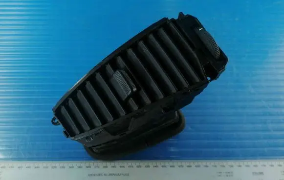 Hyundai i20 (PB PBT) Dash center air vent grill 974101J000