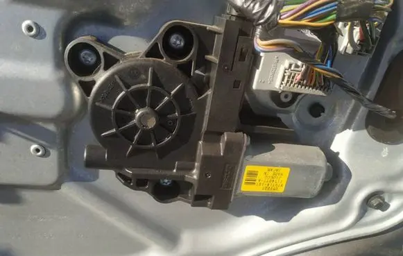 Volvo S80 Front door window regulator motor 970714101 970714-101