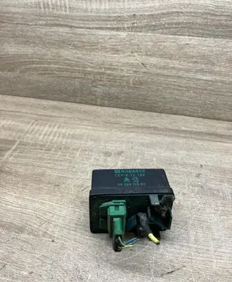 Peugeot 307 Glow plug pre-heat relay 9639912580