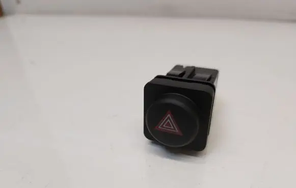 Opel Crossland X Hazard light switch YP00033477