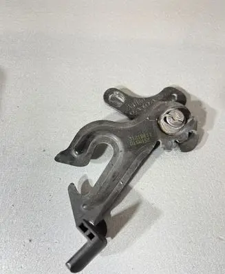 Volvo V40 Engine bonnet/hood lock/latch loop/hook 31218611