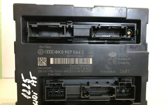 Audi A5 8T 8F Comfort/convenience module 8K0907064C 5DK00991830