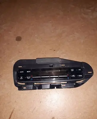 Toyota Auris E180 Climate control unit 5546802030