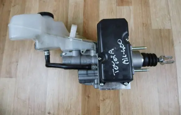 Toyota C-HR I Master brake cylinder 4721010430
