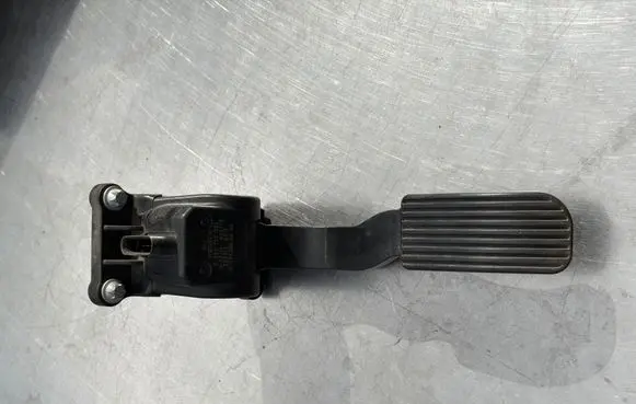 Mercedes-Benz Sprinter W906 Accelerator throttle pedal 0280755023 A00975 A9063000404