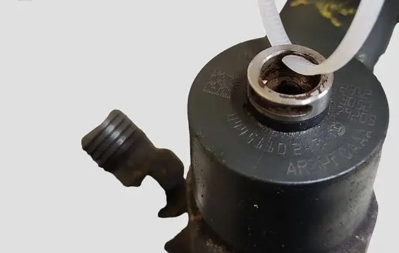 Opel Vectra C Fuel injector 0445110243