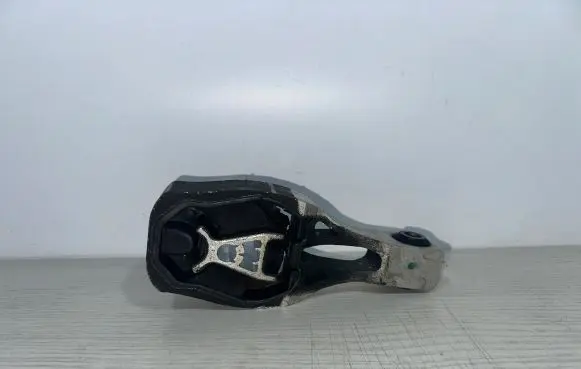 Opel Grandland X Engine mount bracket 9811786680
