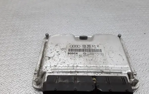 Audi A3 S3 8L Engine control unit/module 038906019GC 0281010892