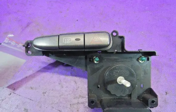 Toyota Yaris Verso Hazard light switch 