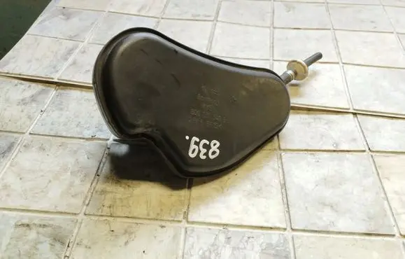Audi A4 S4 B6 8E 8H Vacuum air tank 8D0131541B