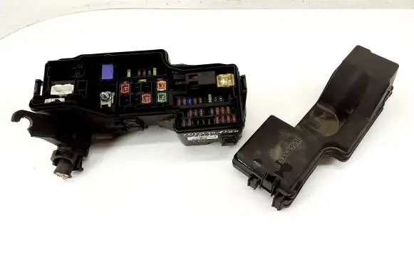 Toyota Aygo AB40 Fuse box set