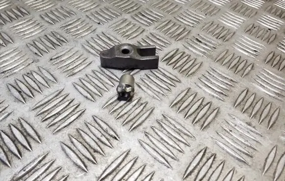 Honda CR-V Fuel Injector clamp holder