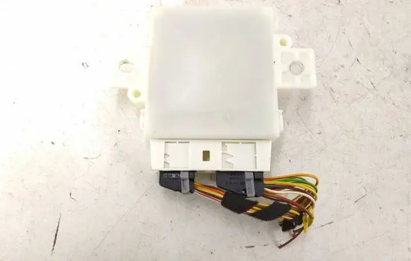 Mercedes-Benz E W212 Parking PDC control unit/module 2129003704 A2129003704 2129011500