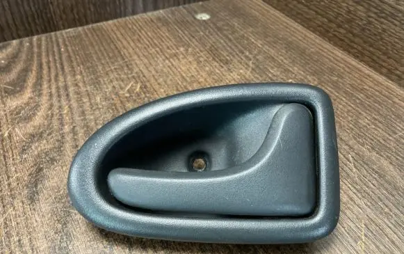 Opel Vivaro Front door interior handle 8200028995 99035101
