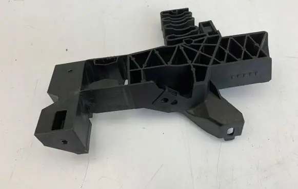 Headlight/headlamp mounting bracket