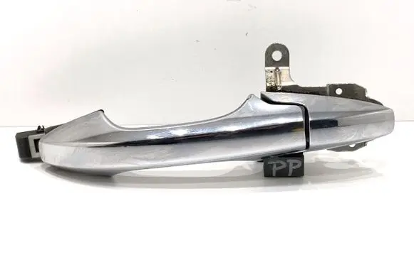 Honda CR-V Front door exterior handle 