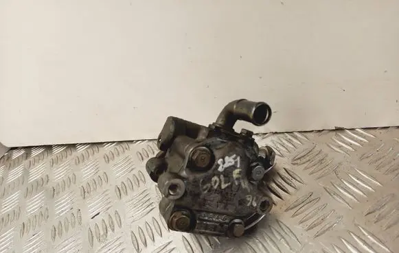 Volkswagen Golf IV Power steering pump 1J0422154A