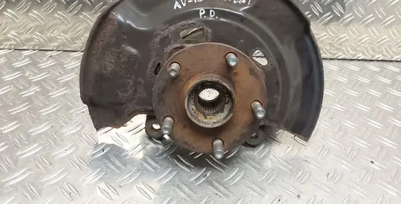 Toyota Avensis T270 Front wheel hub