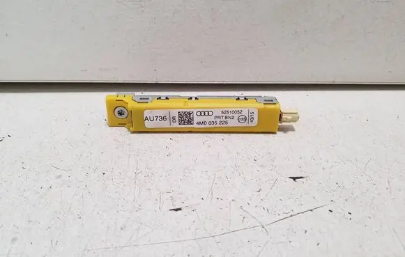 Audi Q7 4M Aerial antenna amplifier 4M0035225