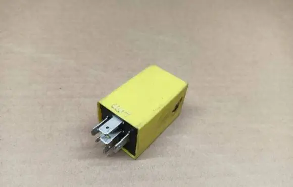 Renault Trafic II (X83) Other relay 7700414741 8121001