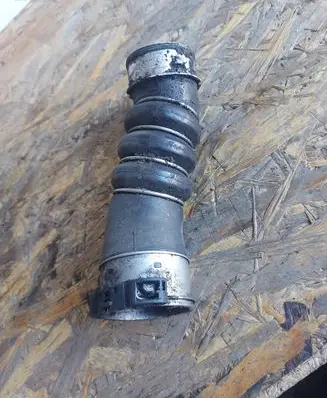 BMW 1 E81 E87 Intercooler hose/pipe 7797480