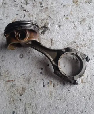 BMW 7 F01 F02 F03 F04 Piston with connecting rod 784323704 120326181