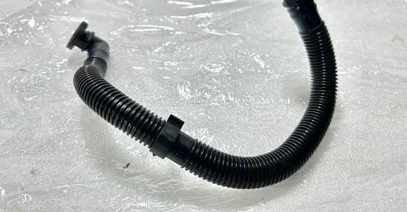 Audi A6 S6 C6 4F Breather hose/pipe 06F103235