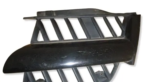 Mitsubishi Outlander Front bumper upper radiator grill MN175977