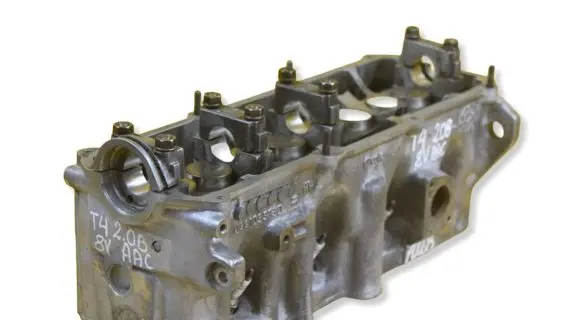 Volkswagen Transporter - Caravelle T4 Engine head 044103373D