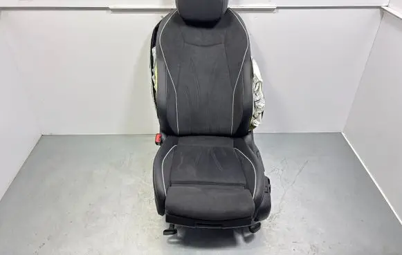 Volkswagen PASSAT B9 Front driver seat 