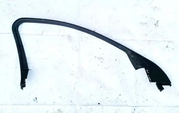 Jaguar XF Front door glass trim molding 8x2320891a 8x2320891-a