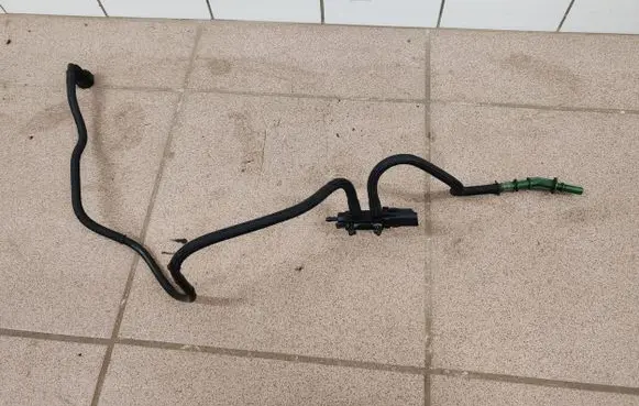 Fuel return line/hose