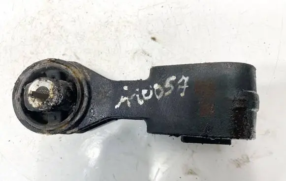 Citroen C5 Engine mount bracket