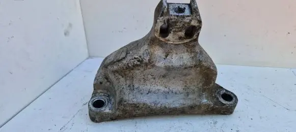 Honda Accord Engine mounting bracket 30SDA