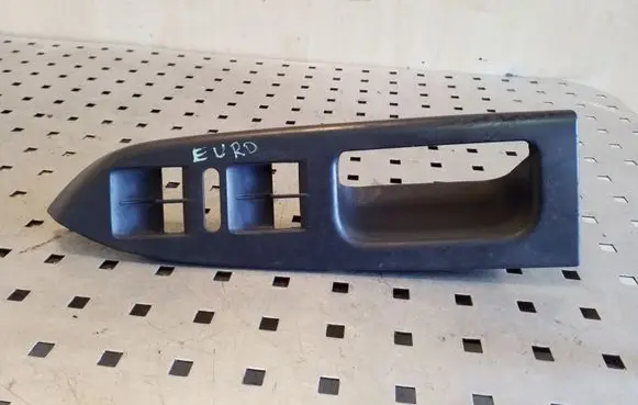 Volkswagen Touran I Front door window switch trim 1T1867371F