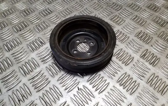 Volkswagen PASSAT B8 Crankshaft pulley 03G105243
