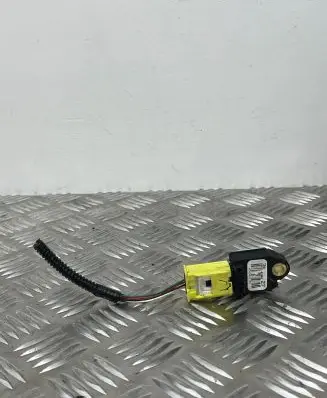 Toyota Auris 150 Airbag deployment crash/impact sensor 8983102060