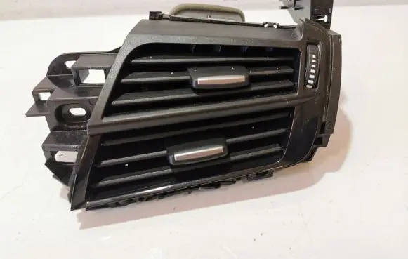 BMW X5 F15 Dashboard side air vent grill/cover trim 925265010
