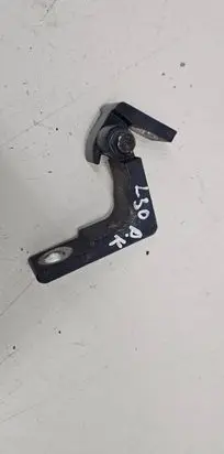 Volkswagen Touareg I Front door upper hinge